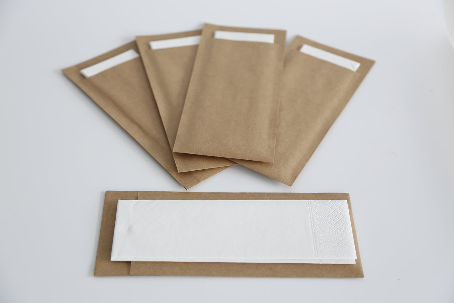 DayBays Bestecktaschen mit farbiger Serviette (Grün) 330x330 mm 2-lagig 1/8 Falz