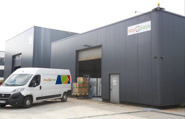 DayBays Logistik – Lagerhaltung, Palettenhandling und Versand von Verpackungen für Geschäftskunden